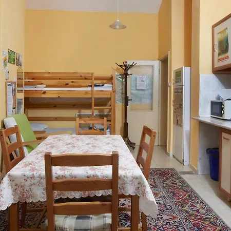 Guest & Homestay Edelweiss نيسيبار